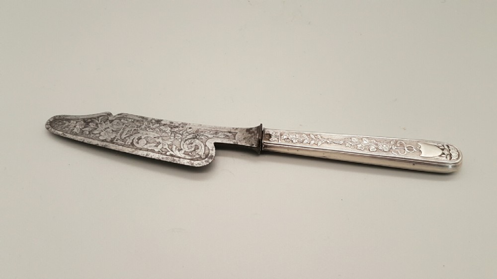 RARE VICTORIAN SURGICAL (?) KNIFE WITH ENGRAVED STEEL BLADE & SILVER HANDLE