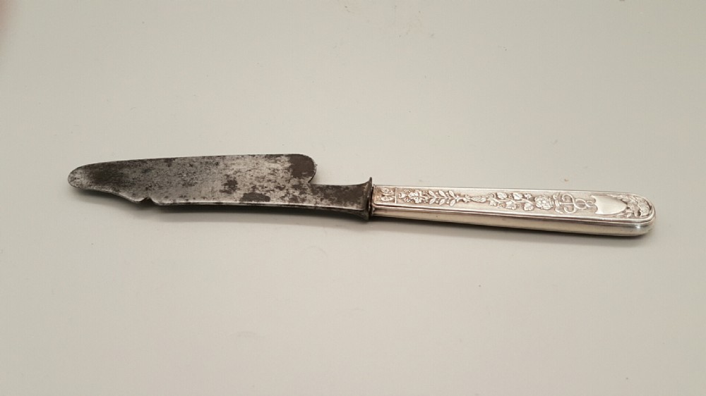 RARE VICTORIAN SURGICAL (?) KNIFE WITH ENGRAVED STEEL BLADE & SILVER HANDLE View II