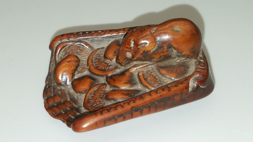 Japanese Meiji (19thC) Boxwood Netsuke of a Rat on a Winnowing Basket of Mushrooms 
