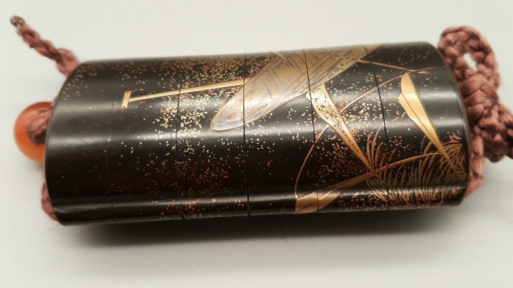 Beautiful Japanese Meiji (19thC) 5-Case Inro Depicting a Traditional Reed Canoe (Ashi-bune) View IV