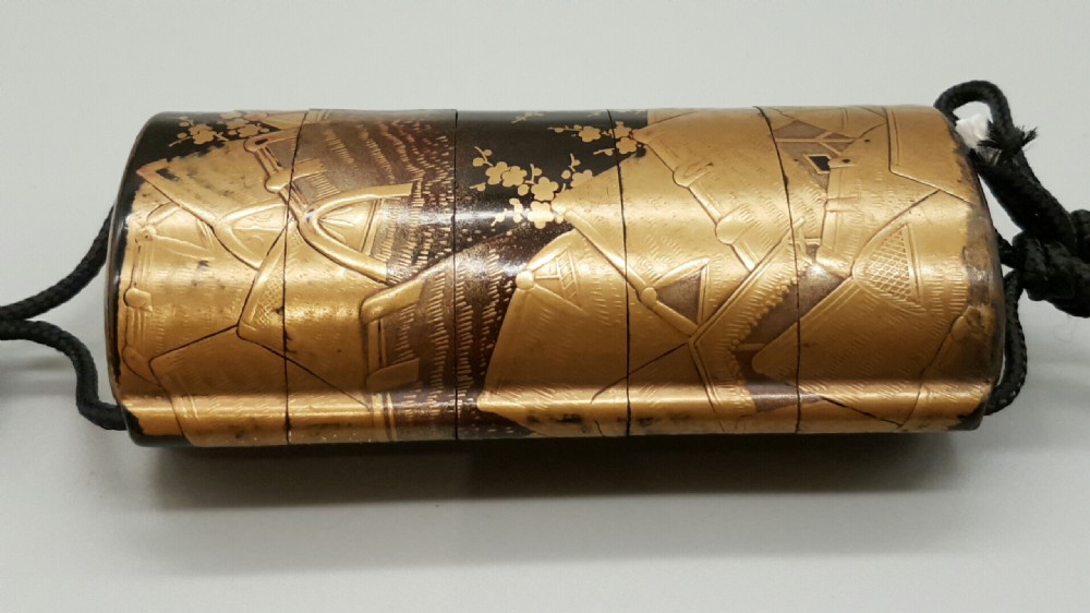 Beautiful Japanese Edo (early 19thC) 4-Case Inro Depicting Village Rooftops  View III