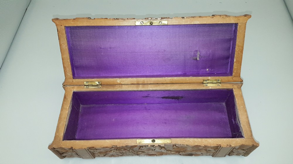 Beautiful Victorian English Oak (Treen) Carved Glove Box View IV