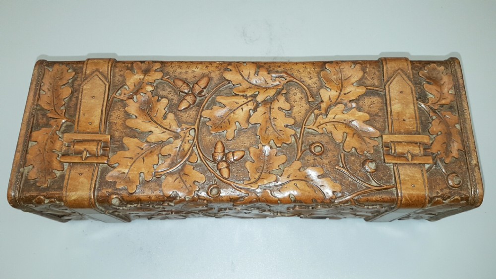 Beautiful Victorian English Oak (Treen) Carved Glove Box View VII