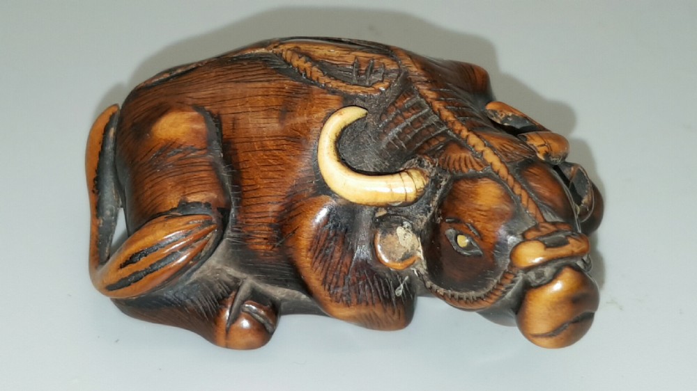 Striking Japanese Edo (18thC) Boxwood Ox Netsuke by Nagamachi Zhoushan