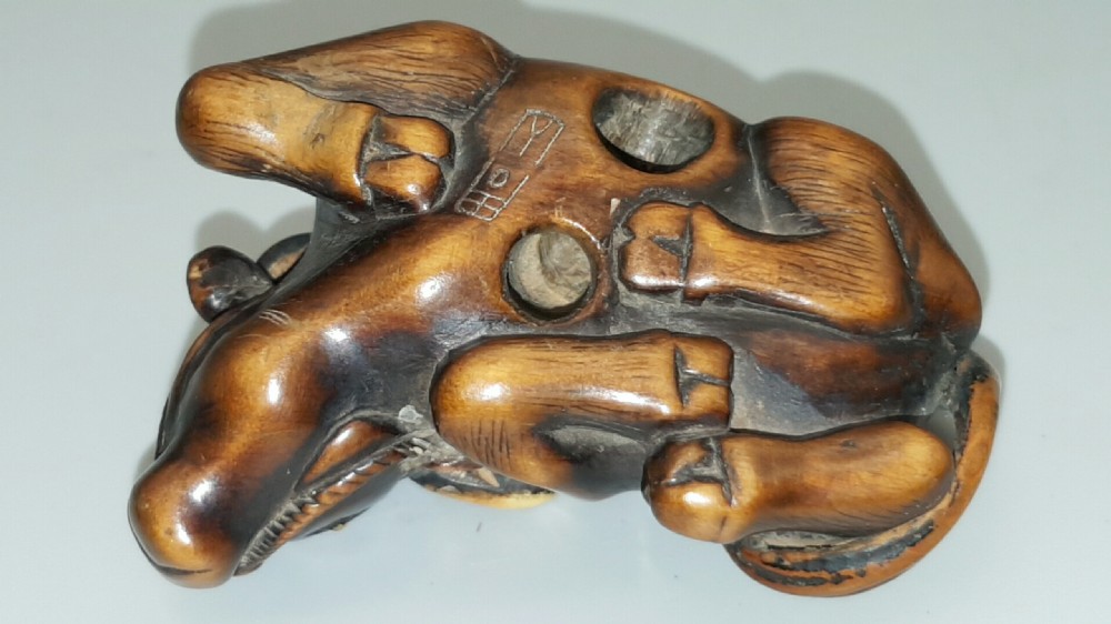 Striking Japanese Edo (18thC) Boxwood Ox Netsuke by Nagamachi Zhoushan View IV