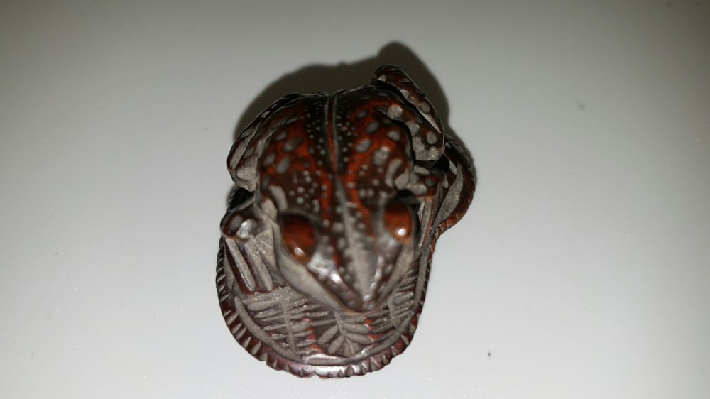 Japanese Meiji Boxwood Netsuke of a Toad on a Sandal
