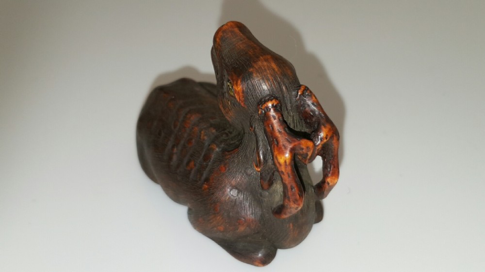 Superb Japanese Meiji Boxwood Netsuke of a Reclining Stag, Unsigned View IV
