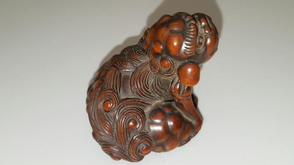 Superb Japanese Edo (19thC) Boxwood Netsuke of a Karashishi  View IV
