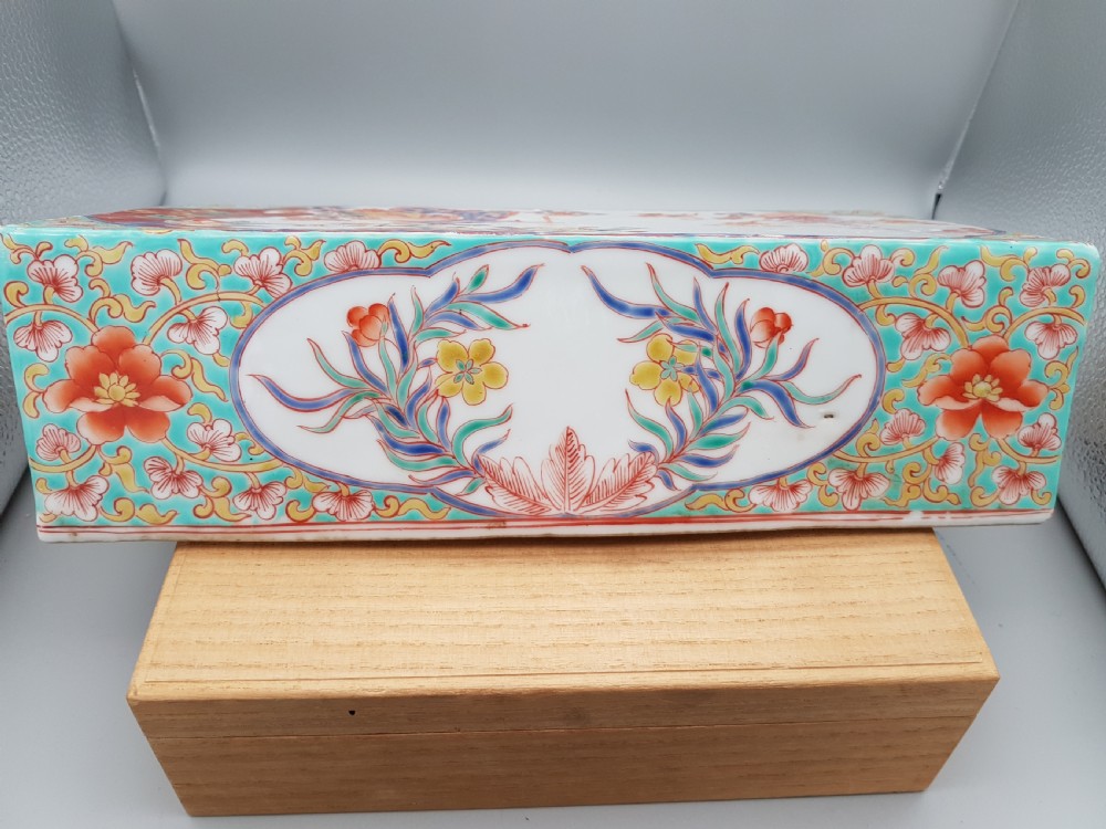 Extremely Rare Japanese Edo (18thC) Hand-Painted Porcelain Writing Box (Suzuri-bako) View V