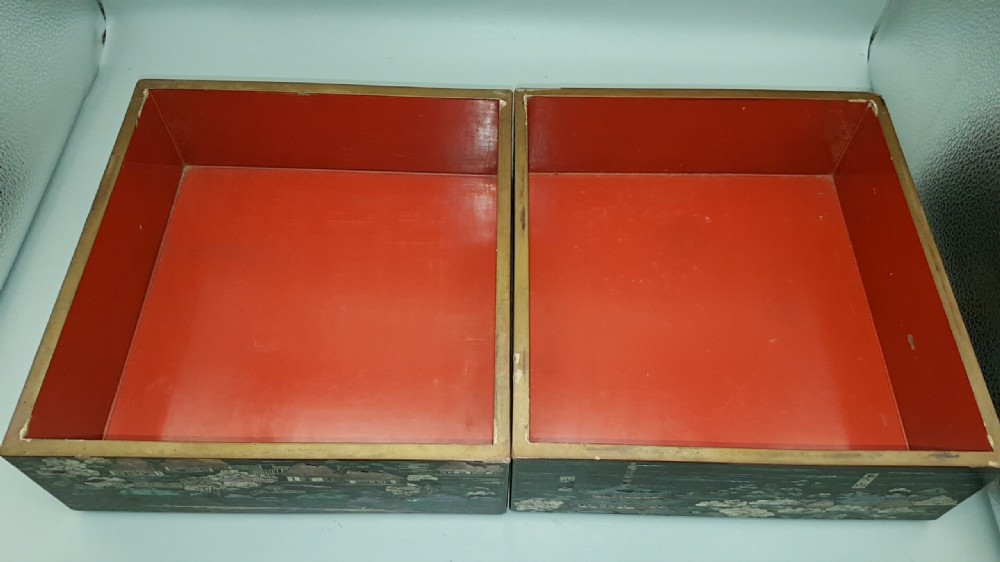 Beautiful Japanese Meiji (19thC) Raden (Mother-of-Pearl) Black Lacquer Storage Box View VIII