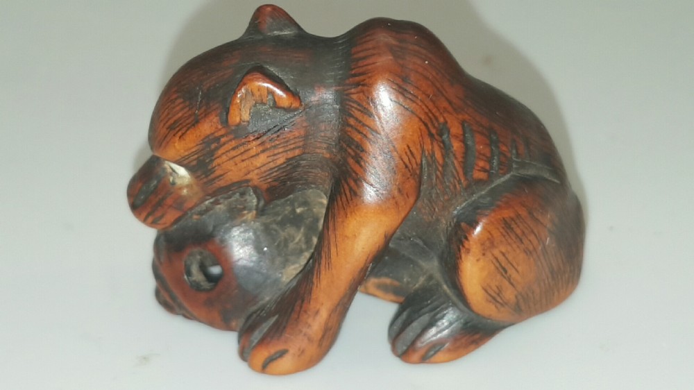 Japanese Meiji (19thC) Boxwood Netsuke of a Wolf View II