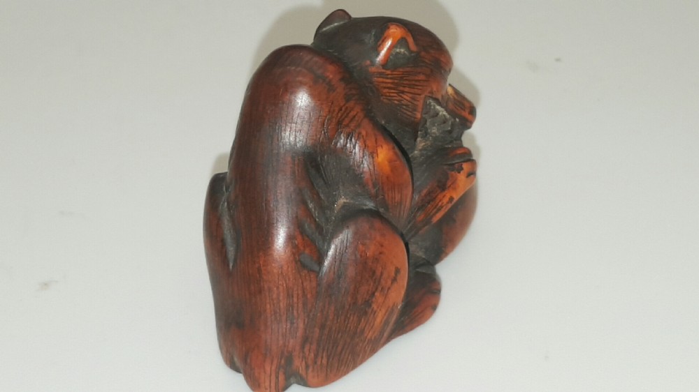Japanese Meiji (19thC) Boxwood Netsuke of a Wolf View III