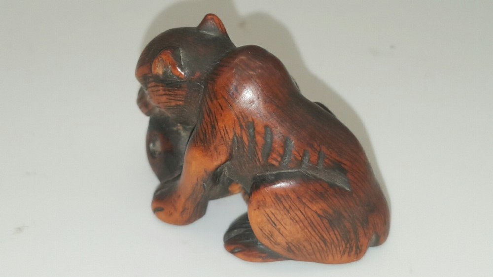 Japanese Meiji (19thC) Boxwood Netsuke of a Wolf View IV