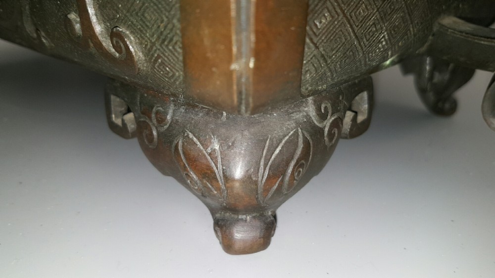 Excellent Japanese Meiji (19thC) Bronze Rectangular Jardiniere View IV