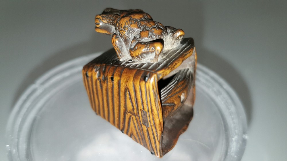 Japanese Meiji (19thC) Boxwood Netsuke of a Toad on an Old Well Bucket, Signed Masanao View III