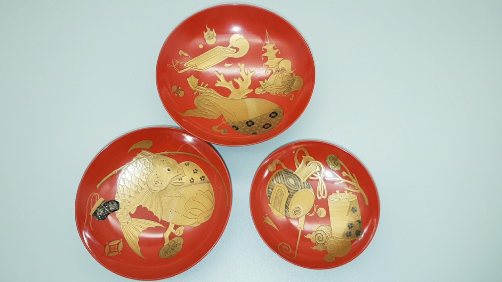 Three Exquisite Japanese Meiji (19thC) Lacquer Sake Cups