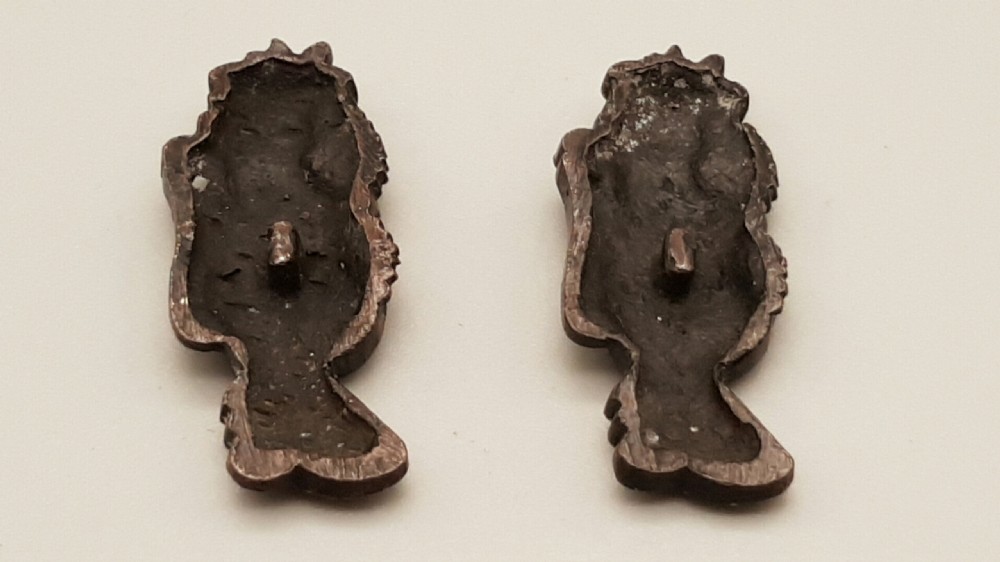 Excellent Pair of Japanese Edo (18thC) Bronze Menuki of Ladies in Kimonos View IV