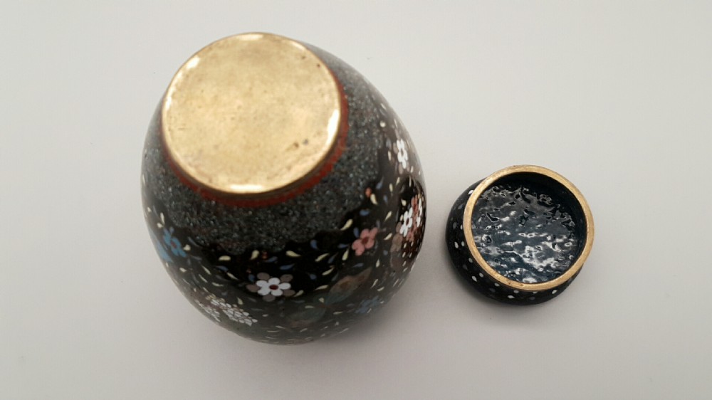 Japanese Meiji (19thC) Cloisonne Jar with Lid  View VI