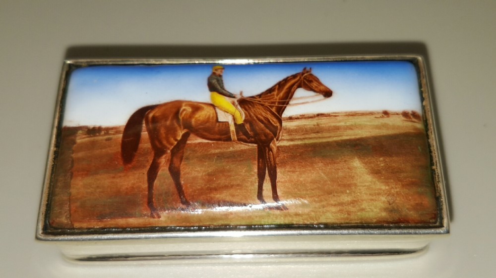 Lovely Vintage Sterling Silver Snuff Box with Fine Enamelled Painting of a Racehorse and Jockey 