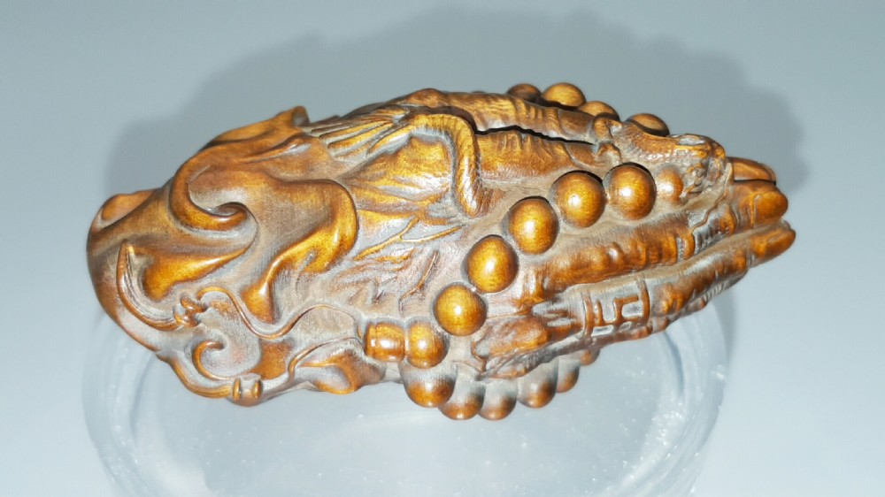 Exquisite Chinese 19thC Boxwood Carving (Treen) of Praying Hands Holding a Rosary View III