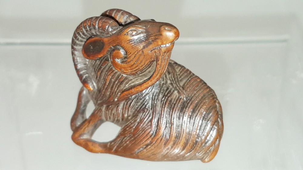 Lovely Japanese Edo (19thC) Boxwood Netsuke of a Goat