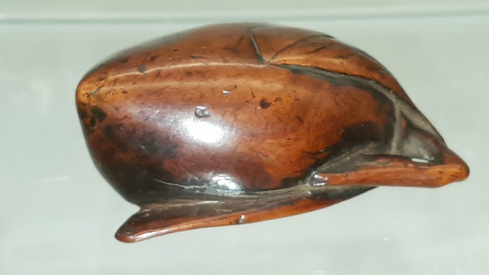 Nice Japanese Edo (mid-19thC) Boxwood Netsuke of a Peach
