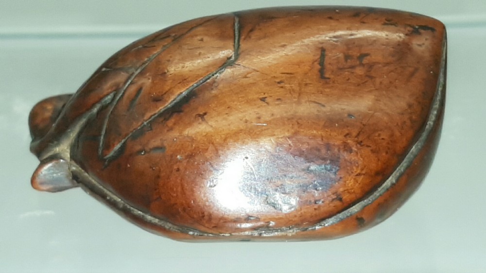 Nice Japanese Edo (mid-19thC) Boxwood Netsuke of a Peach View II