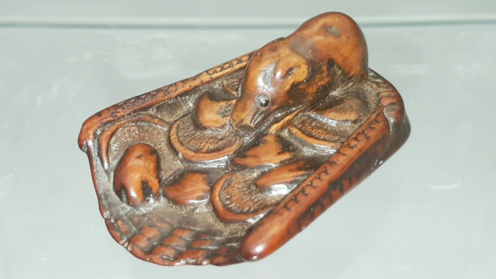 Japanese Meiji (19thC) Boxwood Netsuke of a Rat on a Winnowing Basket of Mushrooms 