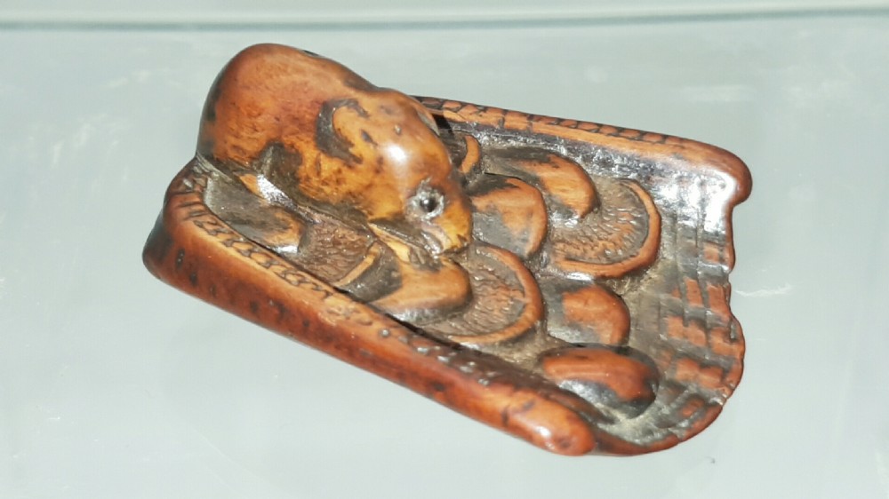 Japanese Meiji (19thC) Boxwood Netsuke of a Rat on a Winnowing Basket of Mushrooms  View II