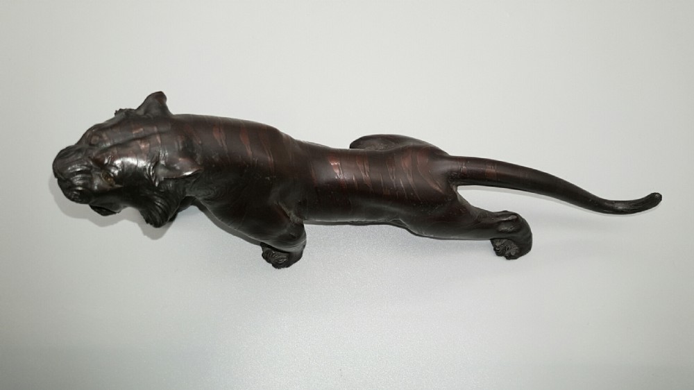 Superb Japanese Meiji (late 19thC) Bronze Tiger by Omori Mitsumoto (Omori Kogen) View V