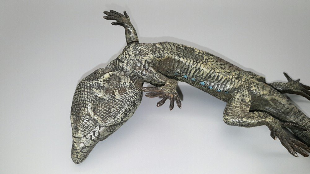 Magnificent Antique (ca. 1900) Austrian Cold-Painted Bronze Lizard by Franz Bergman  View IX