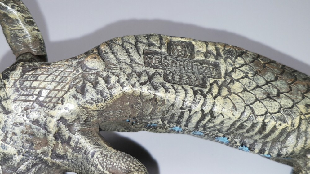 Magnificent Antique (ca. 1900) Austrian Cold-Painted Bronze Lizard by Franz Bergman  View X