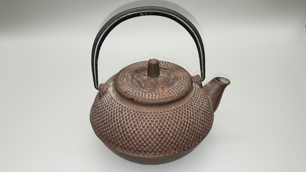 Japanese Vintage (1940s) Cast Iron Teapot (Tetsubin) View II