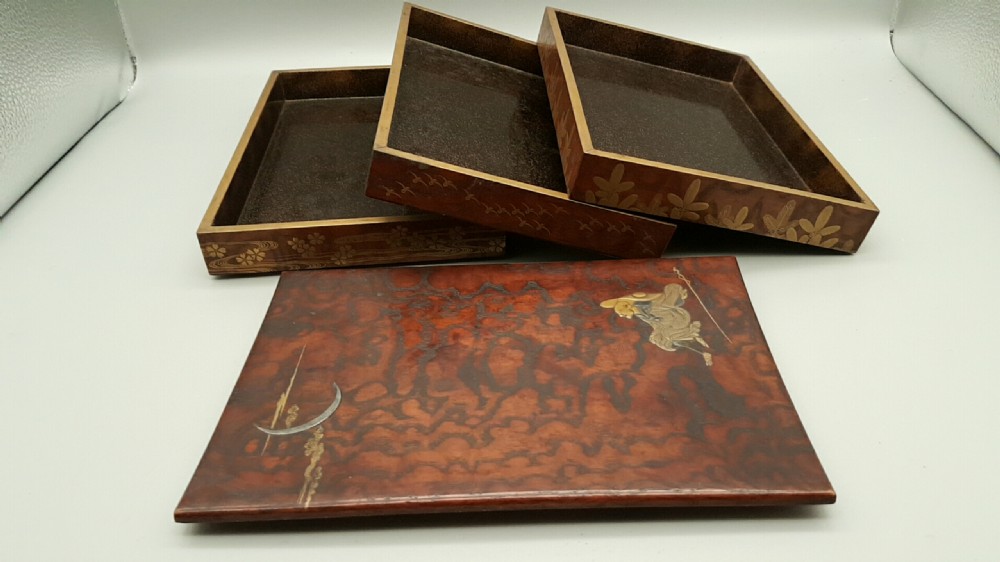 Beautiful Japanese Meiji (19thC) Lacquered Three-Tier Box and Cover  View X