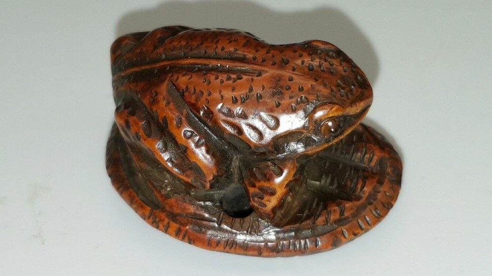 Delightful Japanese Meiji (late 19thC) boxwood frog netsuke signed Masanao View II