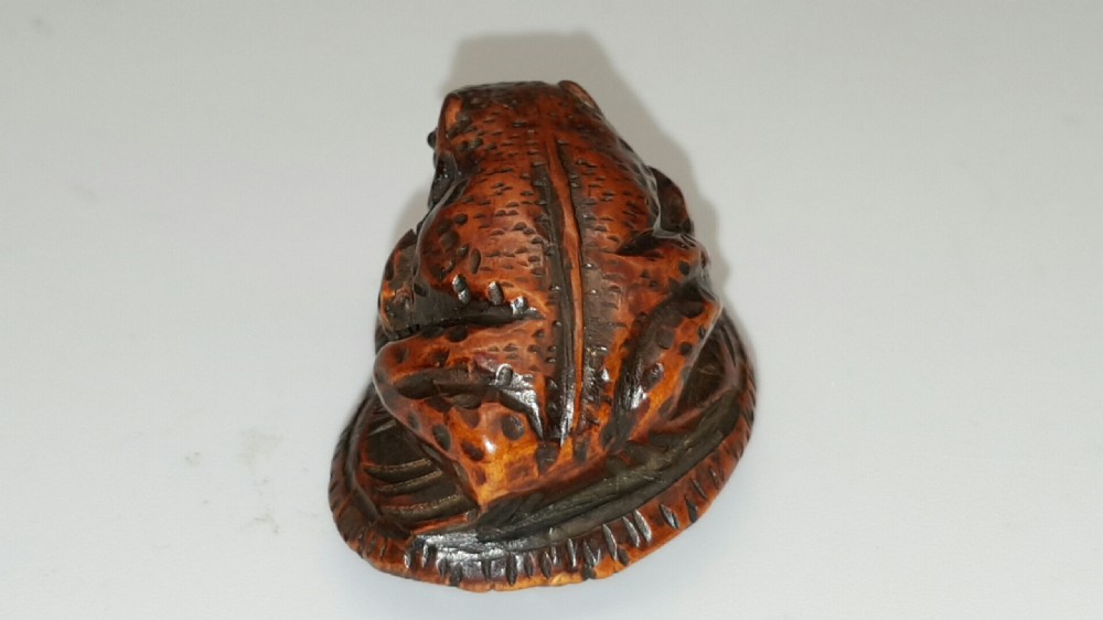 Delightful Japanese Meiji (late 19thC) boxwood frog netsuke signed Masanao View IV