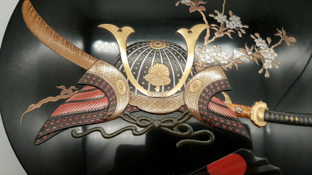 Outstanding Japanese Meiji (late 19thC) Circular Black Lacquer Writing Box (Suzuribako) with Samurai Helmet Decoration View III