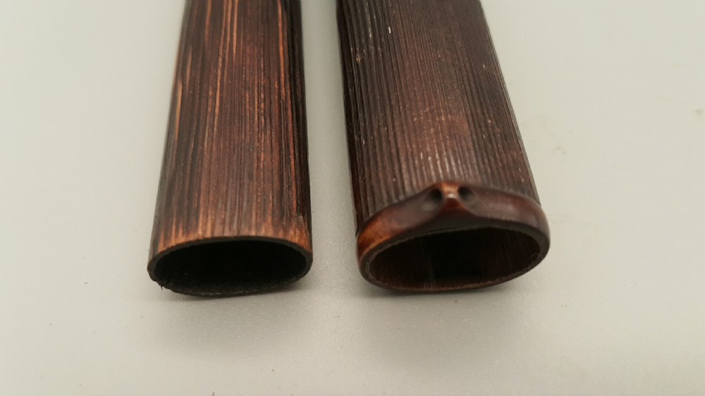 Superb Japanese Meiji (19thC) Bamboo Lacquer Pipecase (Kiseruzutsu) with Grasshopper on Foliage and a Silver Pipe (Kiseru) View X