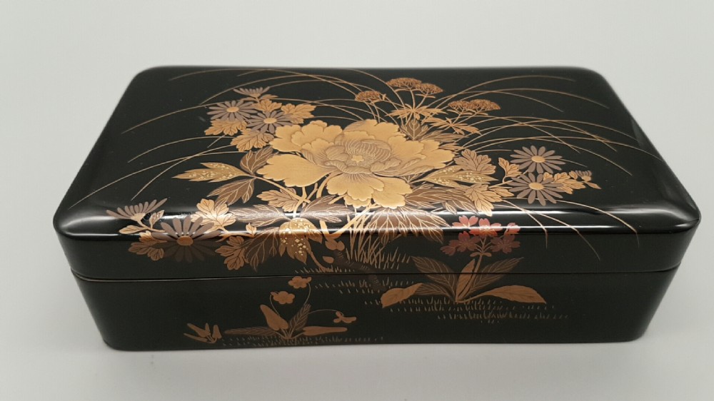 Lovely Japanese Meiji (early 20thC) Lacquer (Maki-e) Box & Tray by Heian Zohiko
