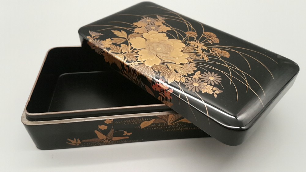 Lovely Japanese Meiji (early 20thC) Lacquer (Maki-e) Box & Tray by Heian Zohiko View II