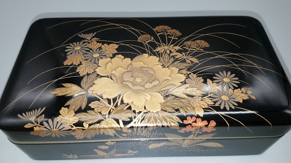 Lovely Japanese Meiji (early 20thC) Lacquer (Maki-e) Box & Tray by Heian Zohiko View VI