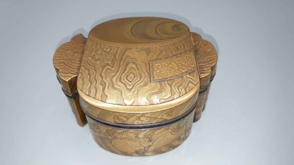 Stunning Japanese Edo (early to mid-19thC) Gold Lacquer Box (Kobako) with Insert Tray
