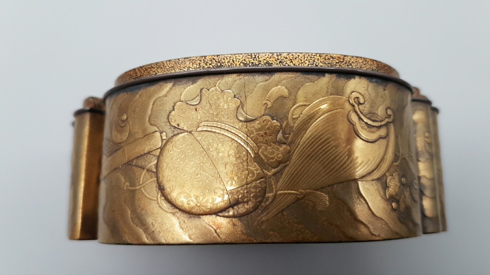 Stunning Japanese Edo (early to mid-19thC) Gold Lacquer Box (Kobako) with Insert Tray View VII