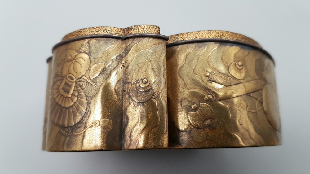 Stunning Japanese Edo (early to mid-19thC) Gold Lacquer Box (Kobako) with Insert Tray View VIII