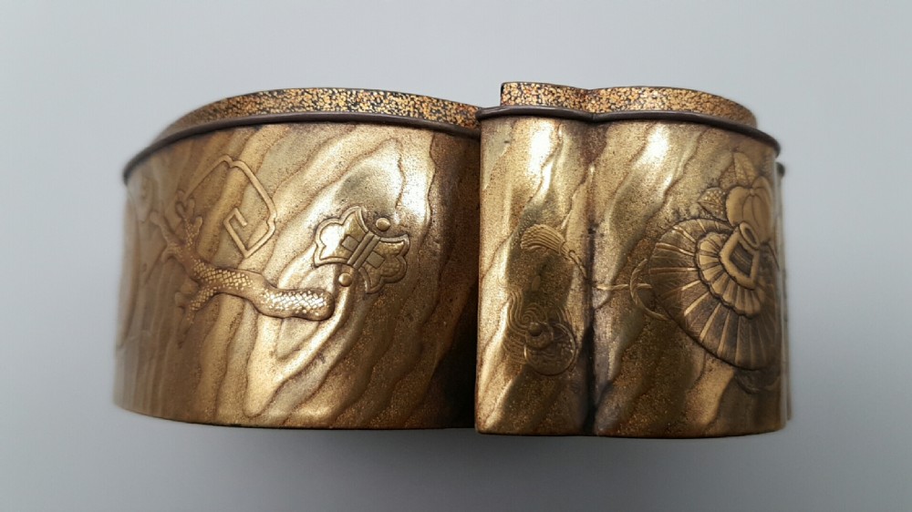 Stunning Japanese Edo (early to mid-19thC) Gold Lacquer Box (Kobako) with Insert Tray View IX