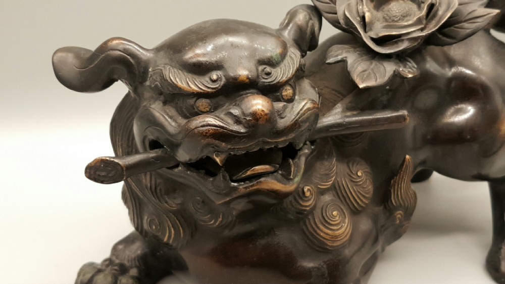 Striking Japanese Meiji (early 20thC) Bronze Temple Lion & Peony (Shishi-Botan) Okimono View III