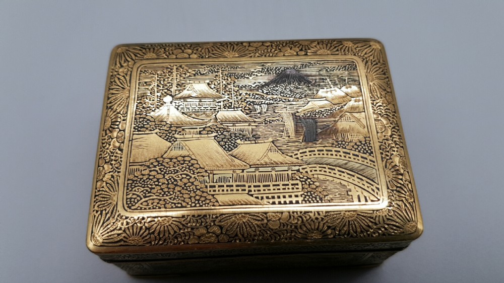 Exquisite Japanese Meiji (ca. 1900) Iron Damascene 24k Gold Box by Fujii Yoshitoyo View VII