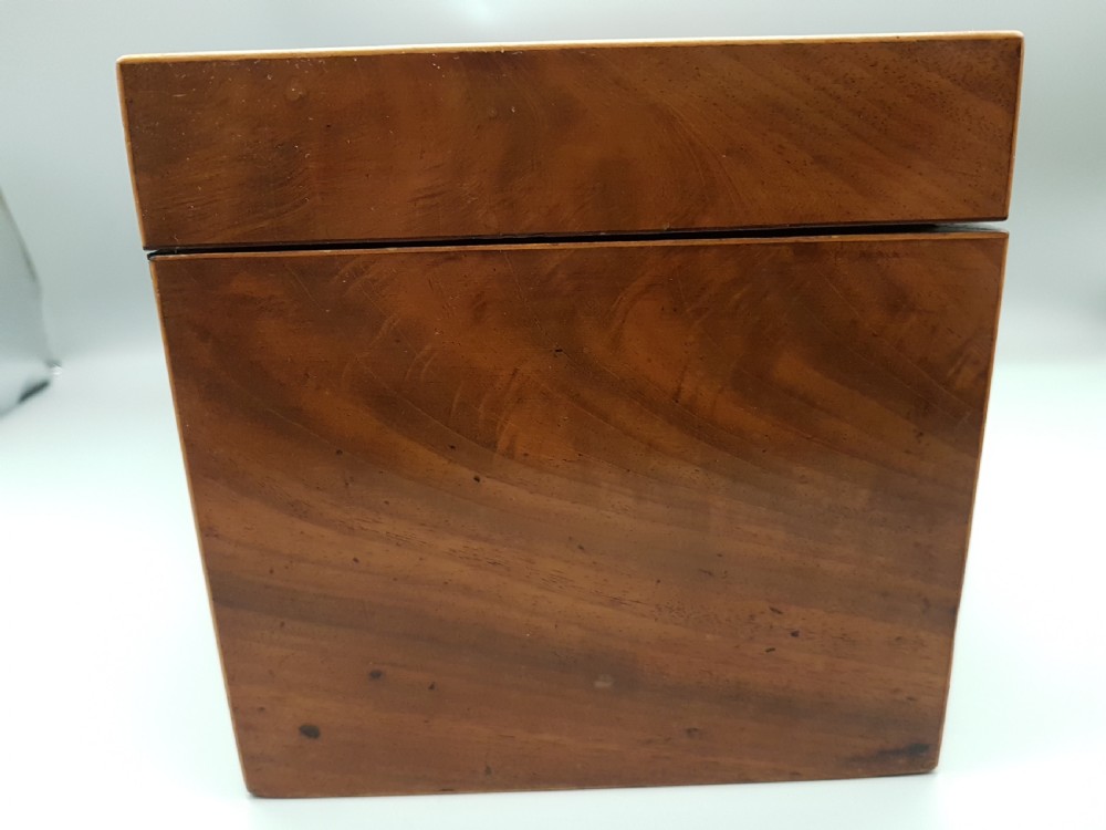 Beautifil English Georgian (ca. 1780-1800) Mahogany Tea Caddy View IV