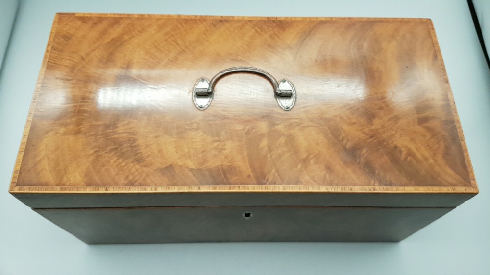 Beautifil English Georgian (ca. 1780-1800) Mahogany Tea Caddy View VII