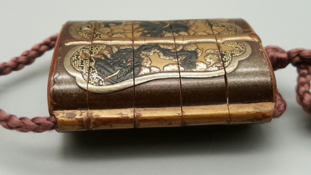 Rare Japanese Edo (mid-19thC) Lacquer Inro Decorated with Samurai War Fans View X